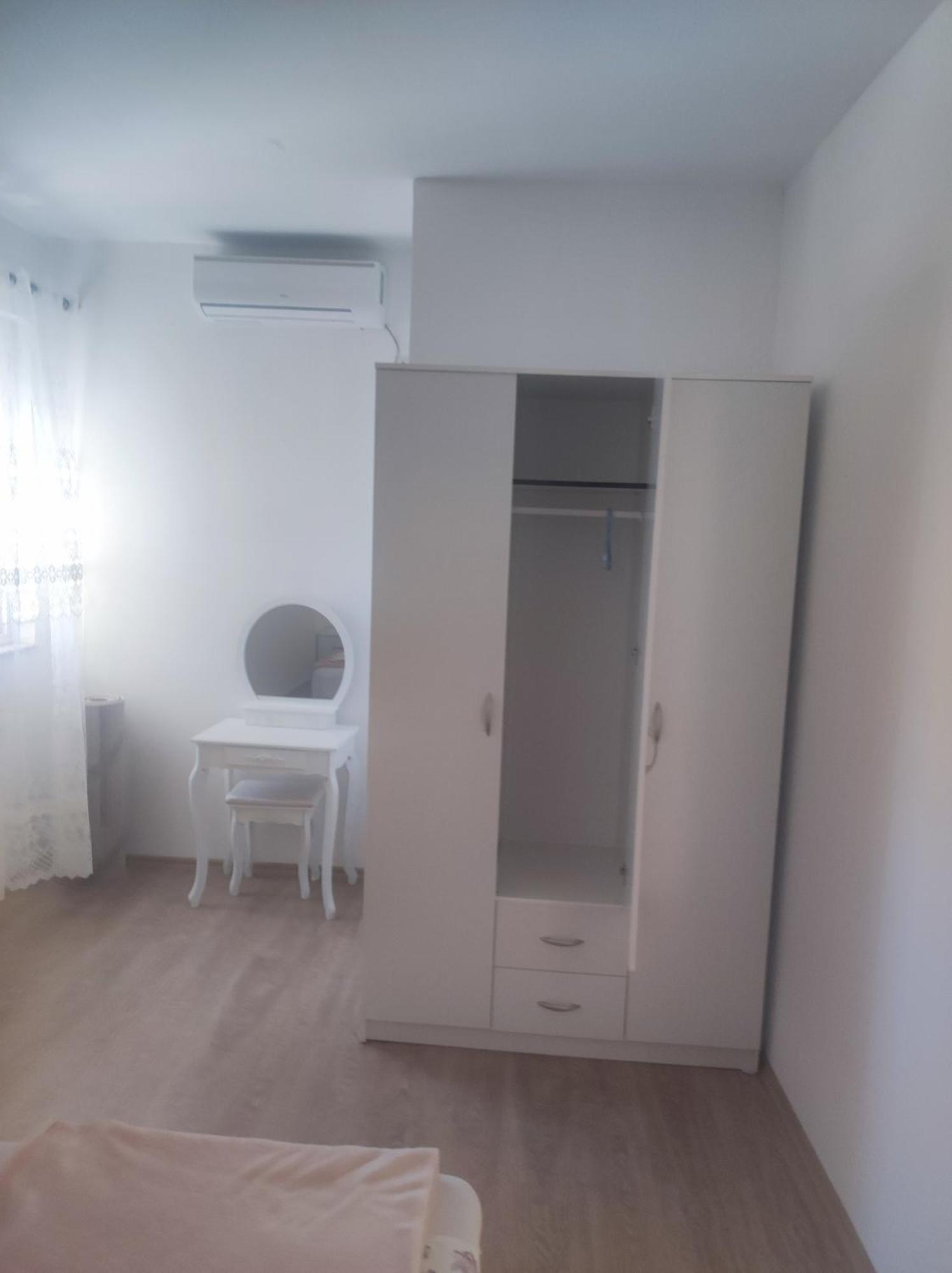 Tahiri Bellevue Apartments Улцинь Экстерьер фото